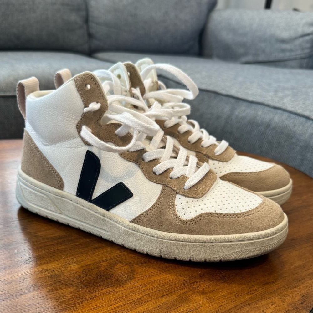 Veja V-15 Women’s High Top US 9 EU 40